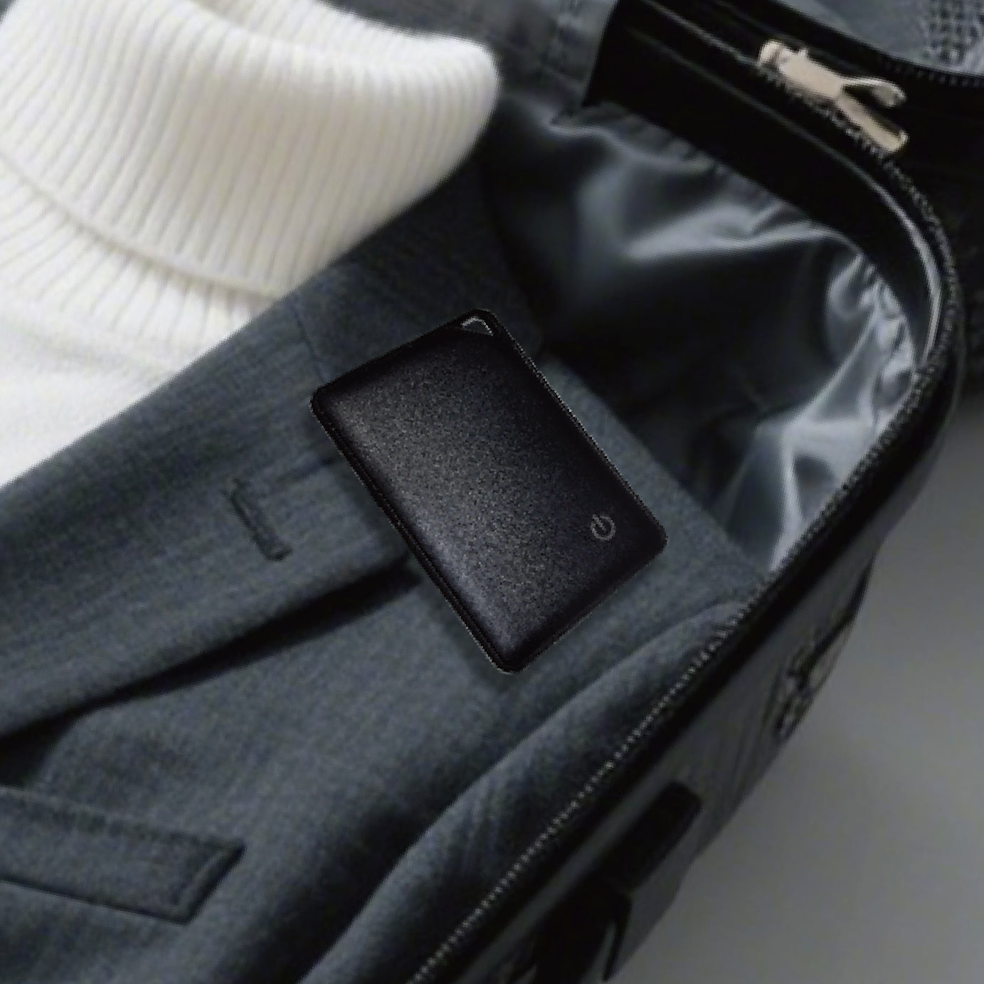 FOONCH Slim Card Smart Finder with Wireless Charging, for Apple Find My Network, Bluetooth Item Locator for Wallet, Keys, Luggage & Electronics